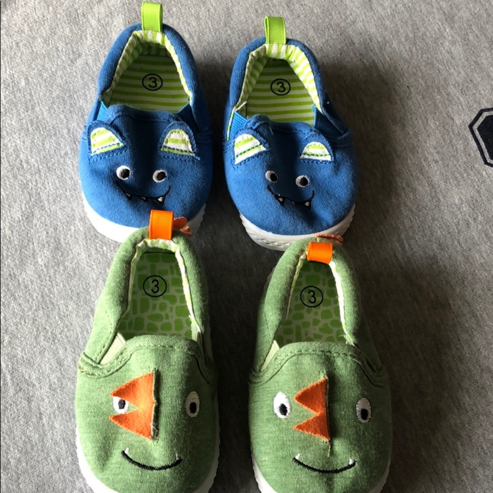 🐰 5/$20 🐰Baby size 3 shoes